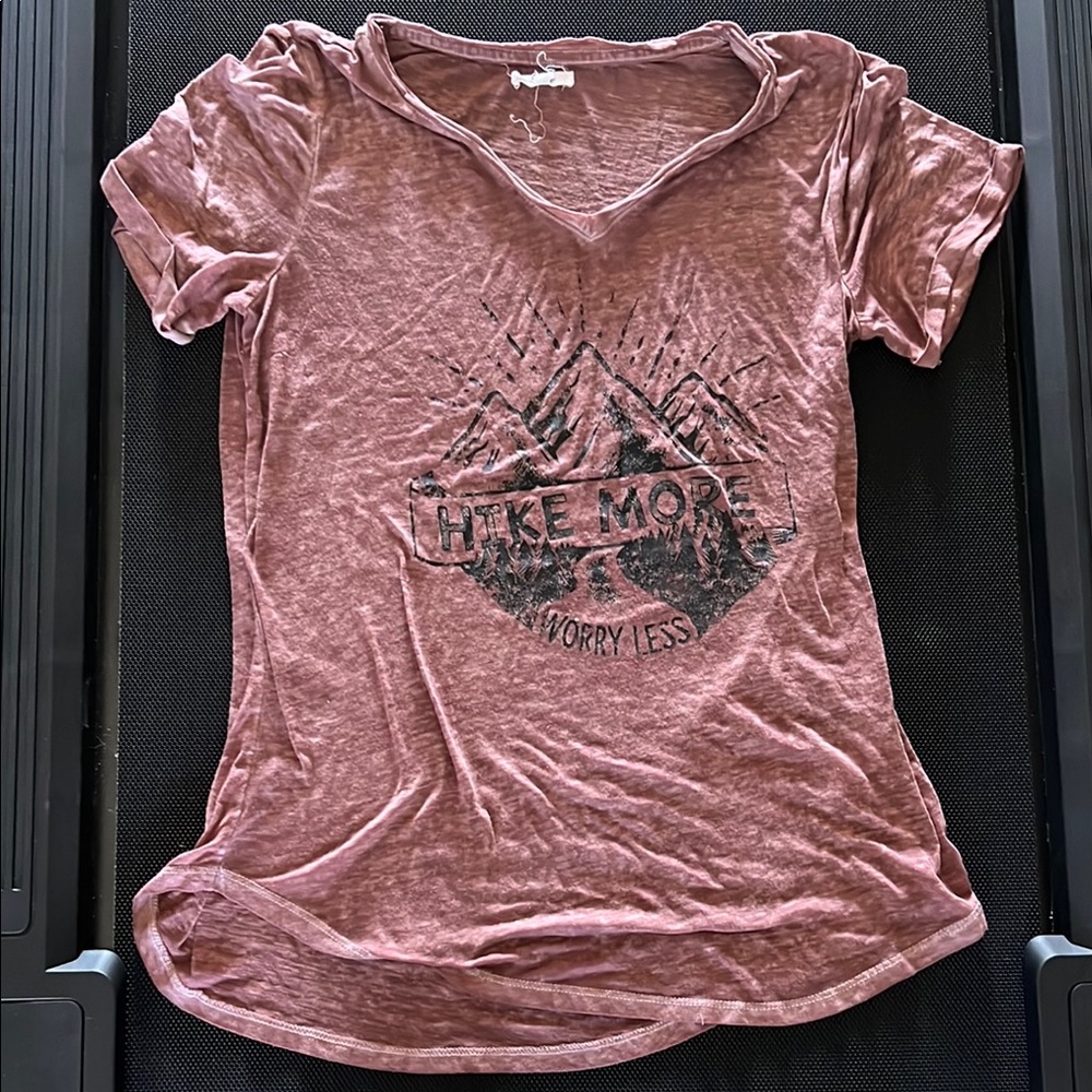 Women's Graphic Tee - Pink
